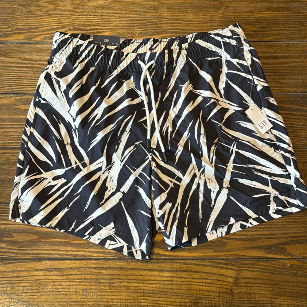 GAP 6” Swim Short - Size M